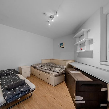 Huge Apartment Next To Train Station Close To The City Center Братислава Экстерьер фото