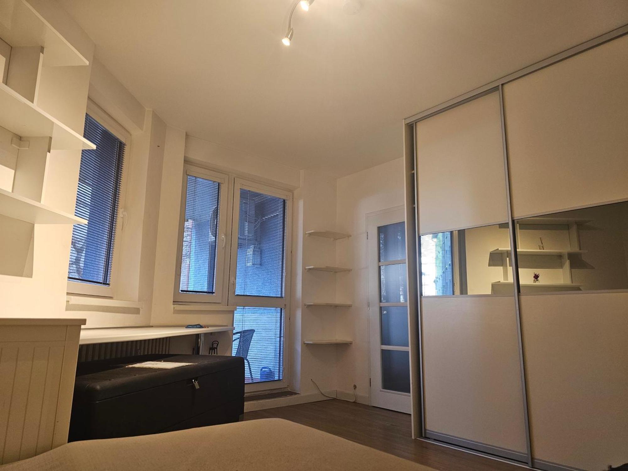 Huge Apartment Next To Train Station Close To The City Center Братислава Экстерьер фото