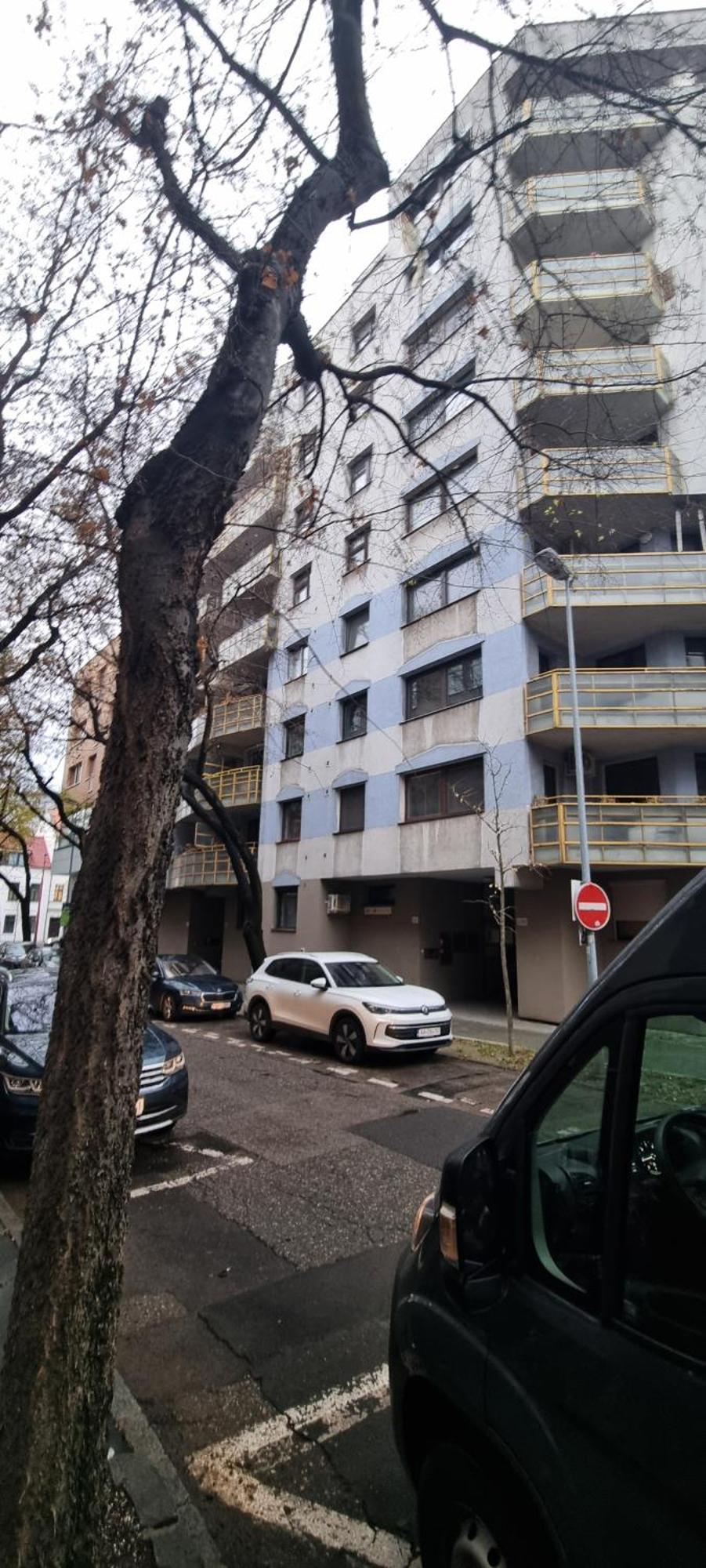 Huge Apartment Next To Train Station Close To The City Center Братислава Экстерьер фото